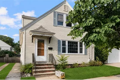 135 Sandringham Avenue, Providence, RI 02908 - Photo 1