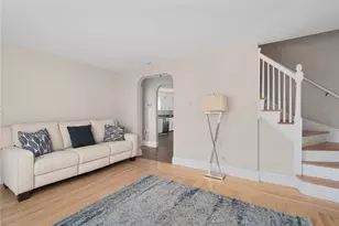 135 Sandringham Ave, Providence, RI 02908 - Photo 23