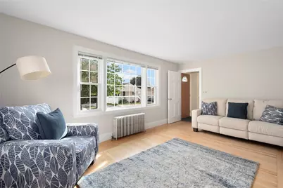 135 Sandringham Avenue, Providence, RI 02908 - Photo 7