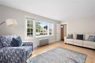 135 Sandringham Ave, Providence, RI 02908 - Photo 7
