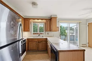 51 Argonne St, Johnston, RI 02919 - Photo 9
