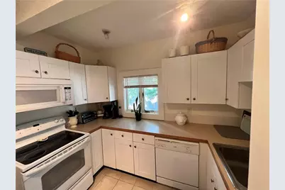 28 Calvert Street #1, Newport, RI 02840 - Photo 13