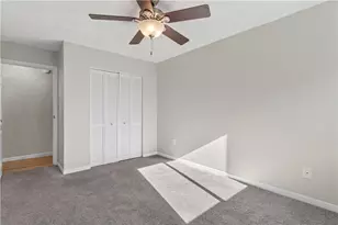 752 Quaker Ln, Warwick, RI 02818 - Photo 19