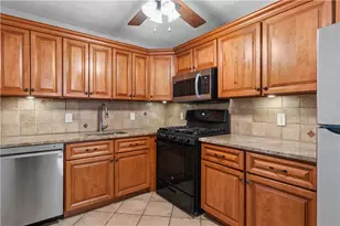 752 Quaker Ln, Warwick, RI 02818 - Photo 17