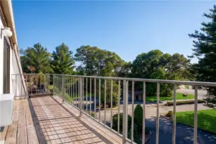 752 Quaker Ln, Warwick, RI 02818 - Photo 11