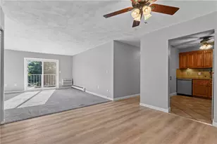 752 Quaker Ln, Warwick, RI 02818 - Photo 13