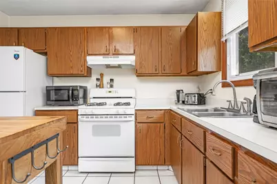 8 Bratt Lane, West Warwick, RI 02893 - Photo 21