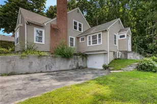 9 Country Pkwy, North Providence, RI 02911 - Photo 33
