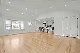 9 Country Pkwy, North Providence, RI 02911 - Photo 5