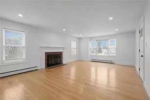 9 Country Pkwy, North Providence, RI 02911 - Photo 17