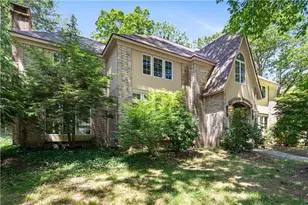 7 Kings Row, Cumberland, RI 02864 - Photo 3