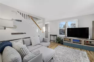 208 Marlborough St, East Greenwich, RI 02818 - Photo 9