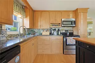 127 Fern St, Warwick, RI 02889 - Photo 9