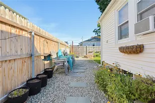 127 Fern St, Warwick, RI 02889 - Photo 23