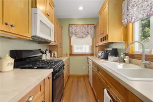 19 Bouvier Ave, Lincoln, RI 02838 - Photo 7