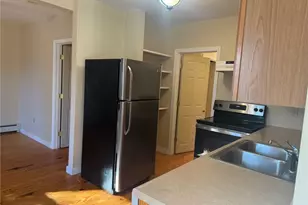 31 Powel Ave, Newport, RI 02840 - Photo 5