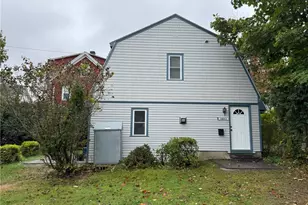 31 Powel Ave, Newport, RI 02840 - Photo 3
