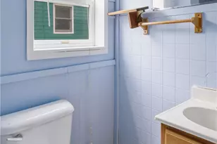 62 Leading St, Johnston, RI 02919 - Photo 27