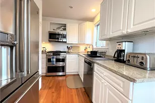 15 Hammersmith Rd, Newport, RI 02840 - Photo 5