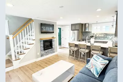 21 Warren Avenue #21, Middletown, RI 02842 - Photo 3