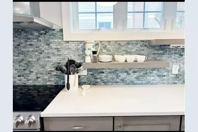 21 Warren Avenue #21, Middletown, RI 02842 - Photo 5