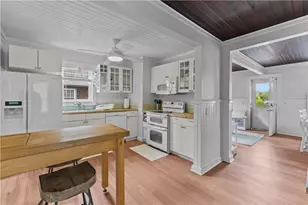 17 Warren Ave, Middletown, RI 02842 - Photo 7