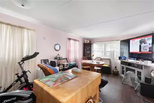 719 Forest Prk, Middletown, RI 02842 - Photo 3