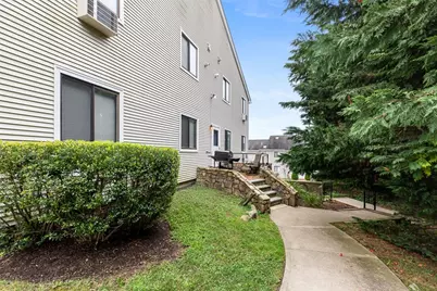 66 Girard Avenue #223, Newport, RI 02840 - Photo 5