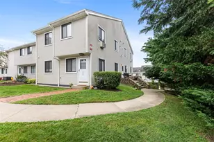 66 Girard Ave, Newport, RI 02840 - Photo 5