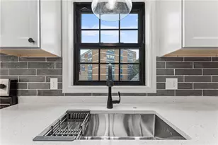 10 Buffalo Ct, Providence, RI 02909 - Photo 31