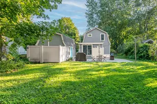 66 Baxter St, Charlestown, RI 02813 - Photo 5