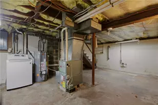 351 Blvd Blvd, Middletown, RI 02842 - Photo 19