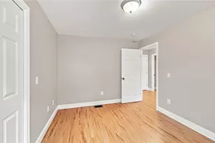 36 James St, East Providence, RI 02914 - Photo 9