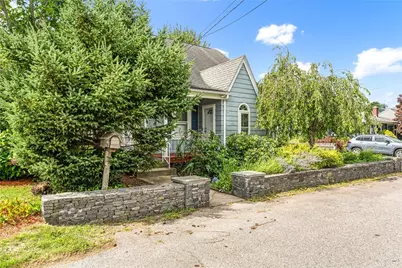 32 Benbridge Avenue, Warwick, RI 02888 - Photo 3