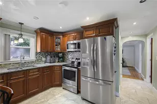 402 Webster Ave, Cranston, RI 02920 - Photo 7
