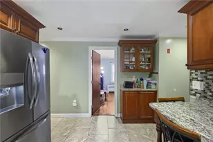 402 Webster Ave, Cranston, RI 02920 - Photo 9