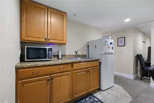 402 Webster Ave, Cranston, RI 02920 - Photo 17