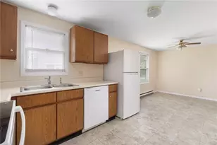 28 Elmer Ave, Warwick, RI 02886 - Photo 5