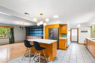 2 Wardlaw Ct, Providence, RI 02908 - Photo 19