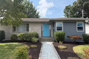 2 Wardlaw Ct, Providence, RI 02908 - Photo 3