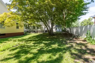 37 Trenton St, Pawtucket, RI 02860 - Photo 19