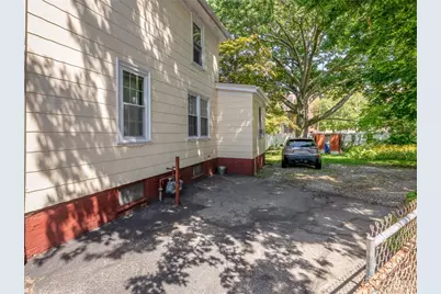 37 Trenton Street, Pawtucket, RI 02860 - Photo 21