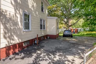 37 Trenton St, Pawtucket, RI 02860 - Photo 21