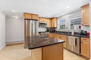17 Bank St, Warwick, RI 02888 - Photo 5