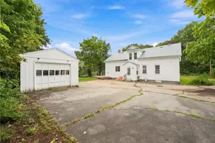 2 Border St, West Warwick, RI 02893 - Photo 31