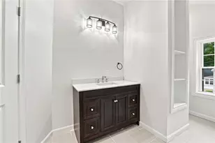 2 Border St, West Warwick, RI 02893 - Photo 25
