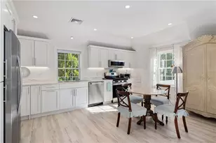 342 Blvd Blvd, Middletown, RI 02842 - Photo 9