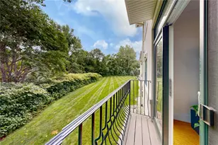 1404 S County Trl, East Greenwich, RI 02818 - Photo 5