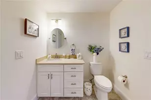 1404 S County Trl, East Greenwich, RI 02818 - Photo 27