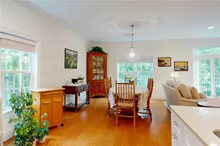 1404 S County Trl, East Greenwich, RI 02818 - Photo 9